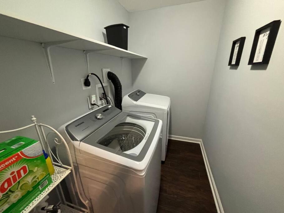 3 bed 3 bath home Dtown Gainesville
